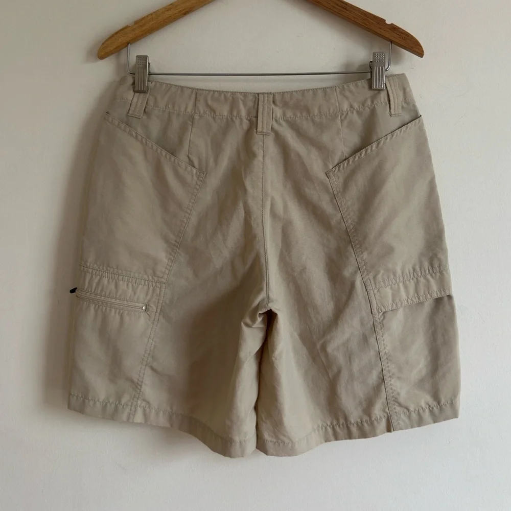 Patagonia || Woman’s tan Island Hopper Shorts size 10